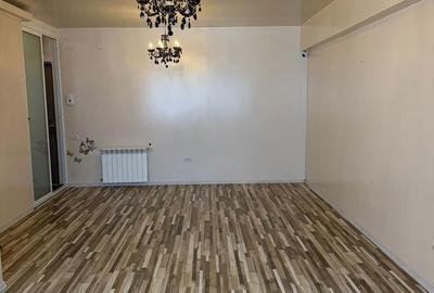 Apartament cu 3 camere în Tomis Nord