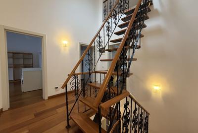 Vila semimobilata  cu 3 dormitoare, piscina exterioara, complex - 15