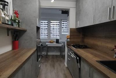 Apartament cu 3 camere în 1 Decembrie 1918 - 3