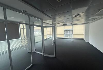 Birou, de 110 mp, în P-ța Victoriei - 2
