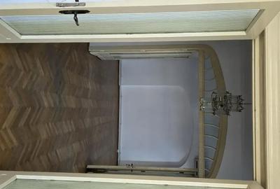 Apartament cu 3 camere decomandat în Calea Călărașilor - 1