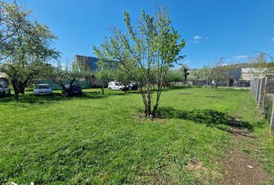 Teren de 1600 mp, în Central - 2