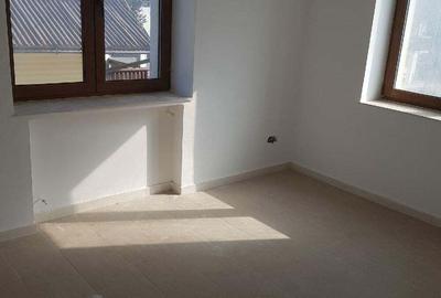 Apartament cu 3 camere în Central - 4