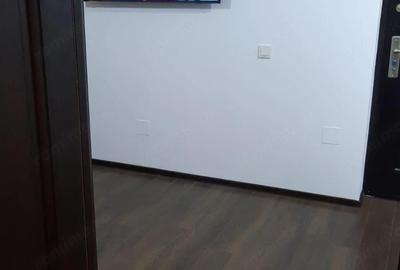 Apartament cu 2 camere semidecomandat, mobilat în Central