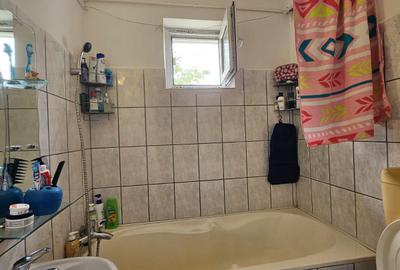 Apartament 2 camere, decomandat, zona  Aleea Jiului - 12