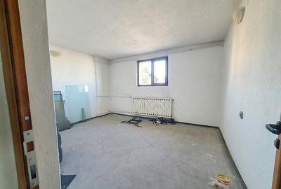 Spațiu comercial, de 300 mp, în Central - 3