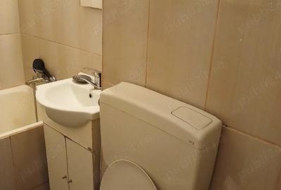 Garsonieră semidecomandată în Apărătorii Patriei