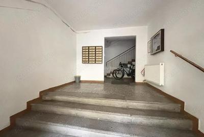 Apartament cu 3 camere decomandat în Decebal - 9