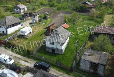Casă cu 2 camere cu Teren 685 Mp în Mălureni - 10