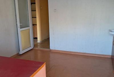 Spațiu comercial, de 52 mp, în Far - 5