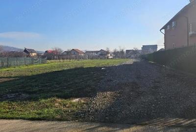 Teren de 448 mp, în Vest - 1