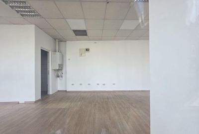 Zona Traian 50 mp Parter trafic intens pietonal vitrina 9 ml Zona Traian 50 mp Parter trafic intens pietonal vitrina 9 ml - 2