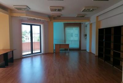 Bd. Mamaia, spatiu 70 mp., cladire de birouri - 1