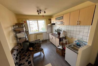Apartament de vanzare, cu 2 camere, 54 mp, zona Micro 11 - 4