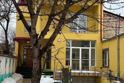 Casă individuală cu 5 camere cu Teren 365 Mp în Tineretului - 1