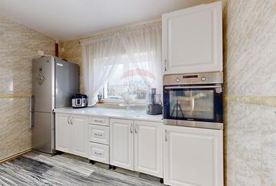 Casă cu 6 camere cu Teren 1075 Mp în Cristian - 4