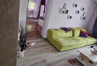 Vand apart. 4 cam. ,centrala proprie , zona Boul Rosu - Malul Mures - Pret redus - 4