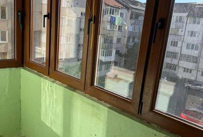 Apartament cu 3 camere decomandat în Exterior Vest - 1
