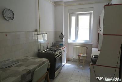 Apartament cu 3 camere decomandat în Central - 2