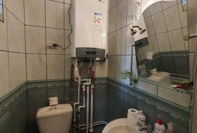 Casă cu 6 camere decomandat cu Canalizare în Ultracentral - 9