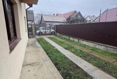 Casă cu 7 camere cu Teren 400 Mp în Central - 1