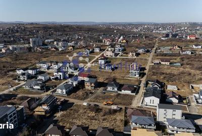 Teren de 500 mp, în Bucium - 1