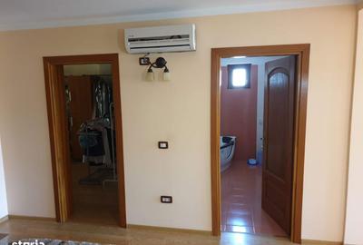 Casă cu 10 camere cu Teren 700 Mp în Obor - 1