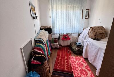 Apartament cu 4 camere decomandat, mobilat în CET - 16