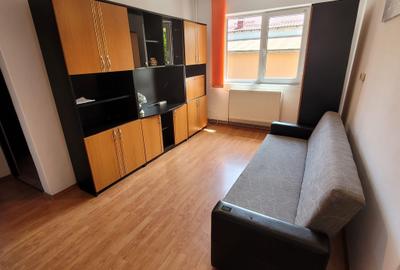 Apartament cu 2 camere semidecomandat în Florilor - 3