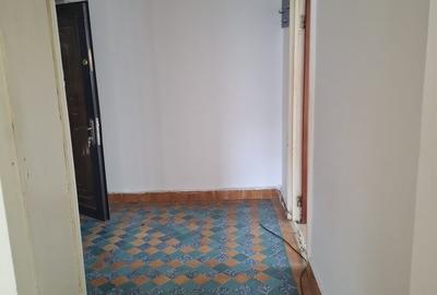 Apartament cu 3 camere decomandat în Progresul - 4