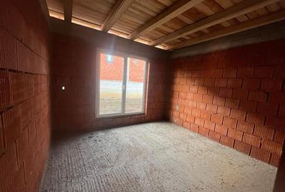 RECO Casa plan parter cu 3 dormitoare-la rosu- Paleu - 9