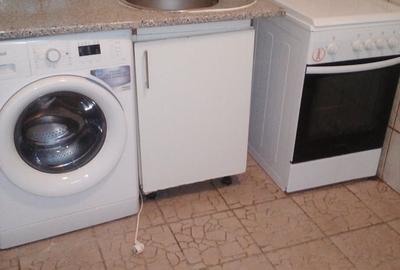 Garsonieră decomandată în Romană - 8