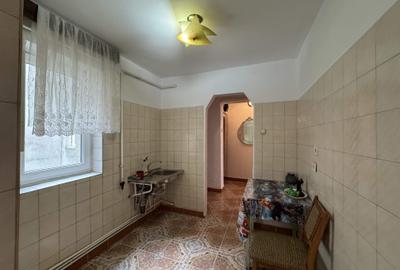 2 cam, etaj 3, 50 mp, bloc caramida, zona I. Minulescu - 6