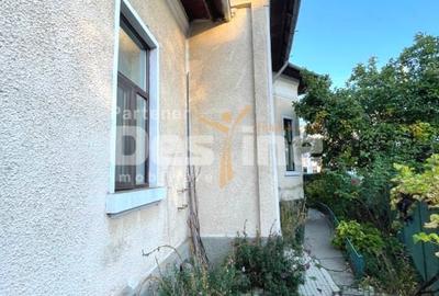 Casă individuală cu 7 camere cu Canalizare în Central - 3