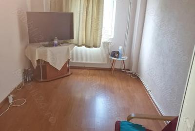 De Vanzare Apartament 4 Camere - 2