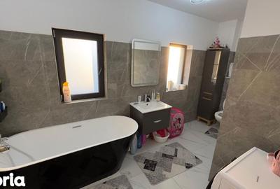 Casă cu 4 camere cu Teren 203 Mp în Central - 9