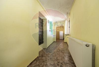 Casă cu 3 camere cu Teren 300 Mp în Centrul Istoric - 2