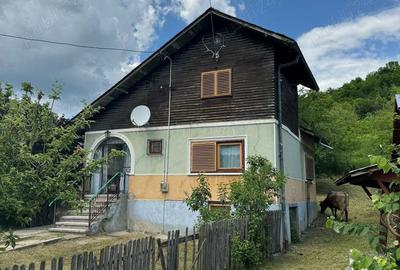 Teren de 5600 mp, în Vărbila - 1