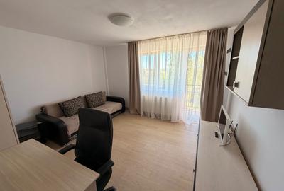 Apartament cu 3 camere decomandat în Republicii