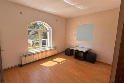 Casă individuală cu 10 camere cu Teren 10000 Mp în Galata - 2