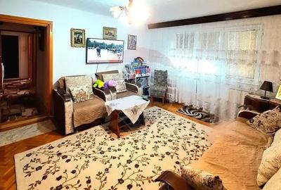 Apartament cu 3 camere semidecomandat în Micro 5 - 5