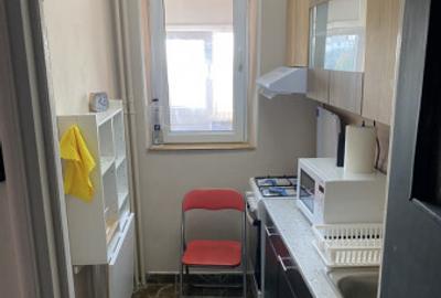 Apartament cu 3 camere semidecomandat în Giurgiului - 9