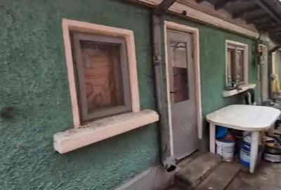 Casă cu Teren 250 Mp în Tei - 1