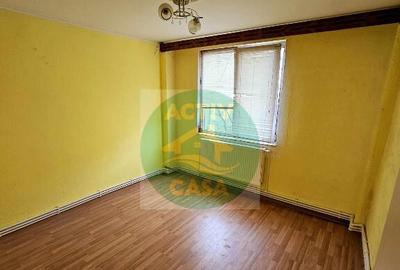 Apartament 2 camere, etaj 3,Posta Mica - 1