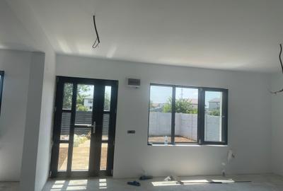 Casă cu 4 camere cu Canalizare în Central - 8