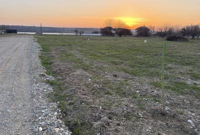 Teren de 652 mp, în Șimian - 2