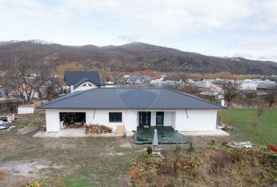 Casa / Vila cu 5 camere de vanzare - 8