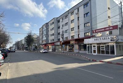 Spațiu comercial, de 200 mp, în Central - 4