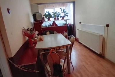 Apartament cu 3 camere decomandat în Central - 1