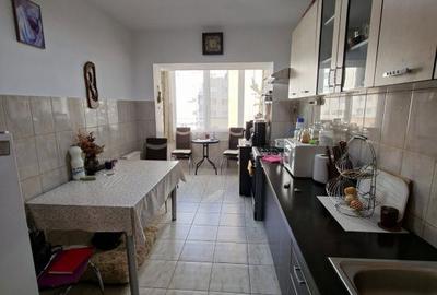 Apartament cu 3 camere în Traian - 3